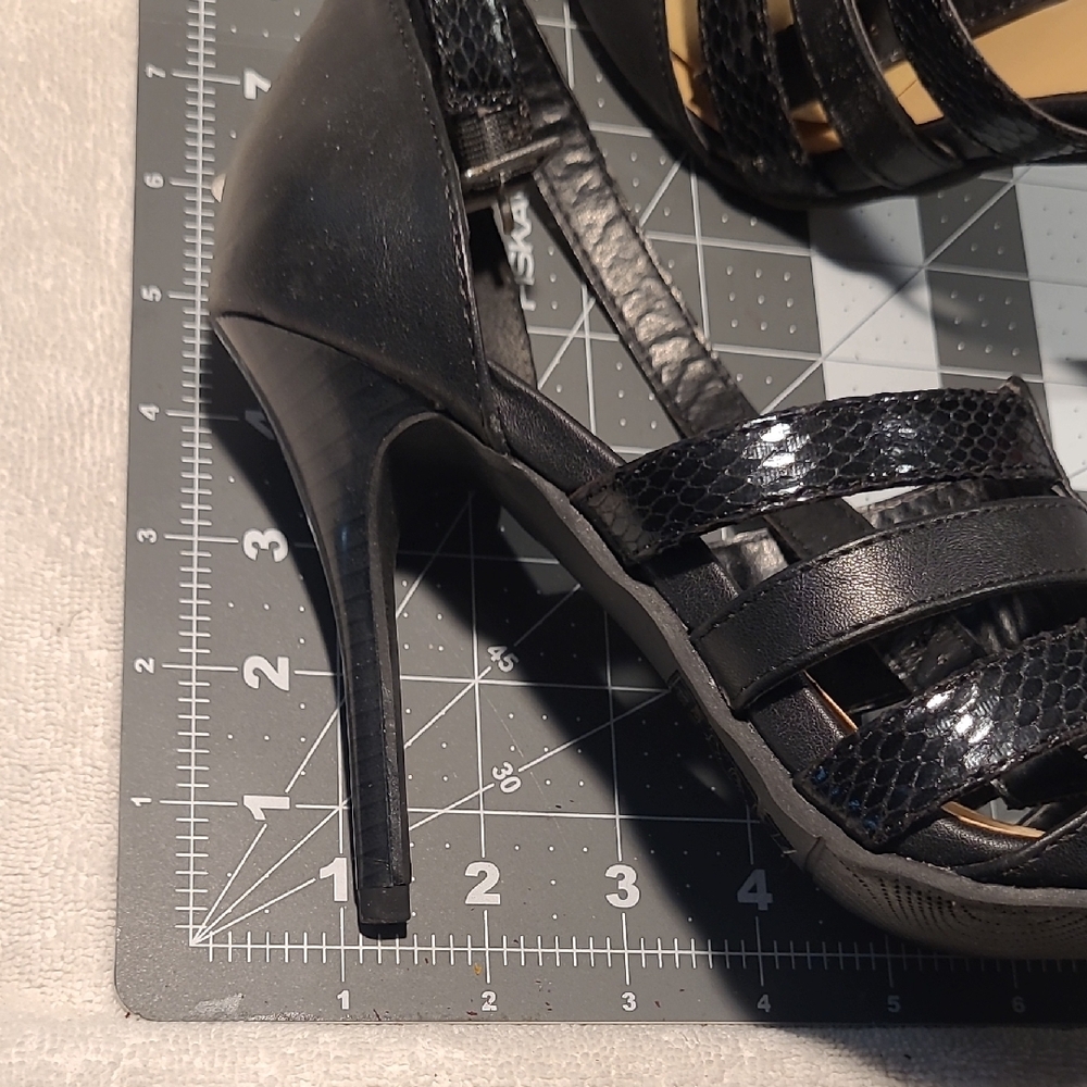 Size 8 Sophia & Lee Black Strappy Stiletto Heels - Picture 10 of 16